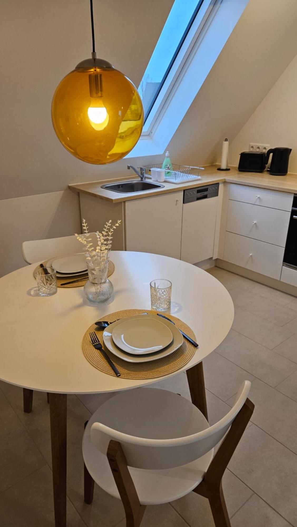 Ferienwohnung As 5 One & Two Bamberg - Modern In Ruhiger Lager Mit Balkon Hallstadt Buitenkant foto
