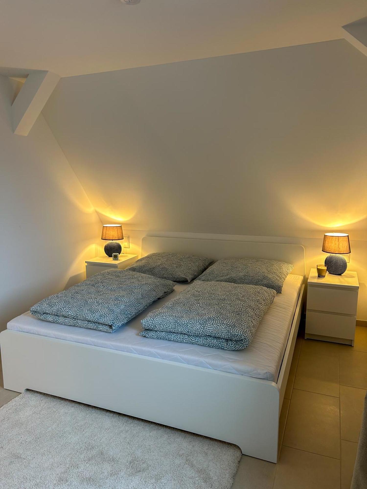 Ferienwohnung As 5 One & Two Bamberg - Modern In Ruhiger Lager Mit Balkon Hallstadt Buitenkant foto